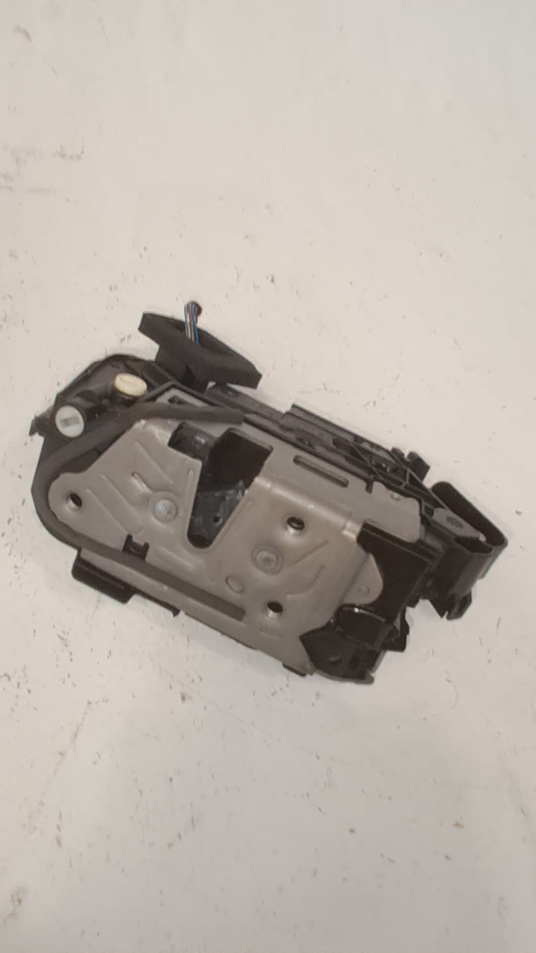 Cerradura puerta trasera izquierda SEAT ATECA (KH7) 2