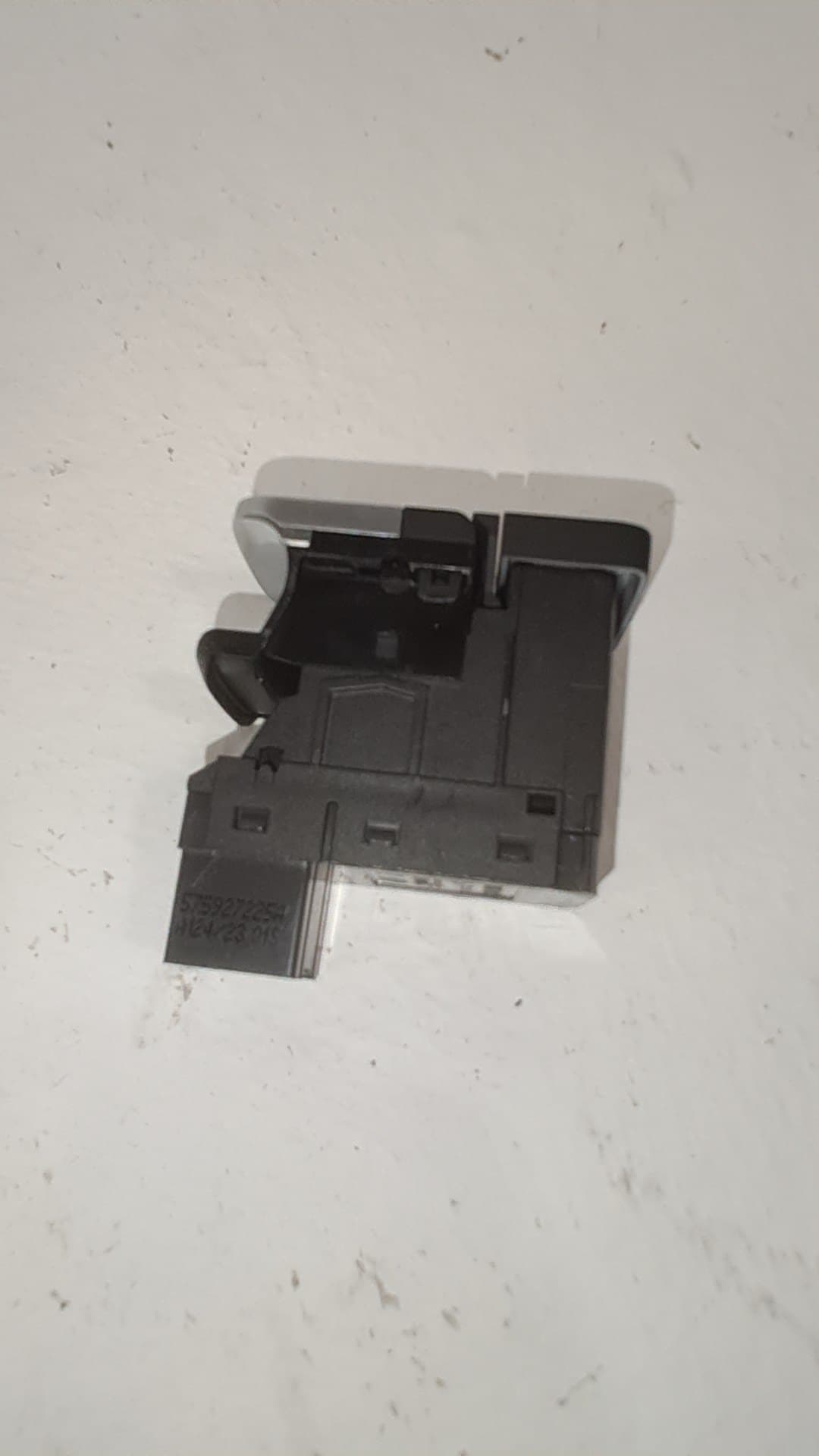 Freno de mano electrico SEAT ATECA (KH7) 3
