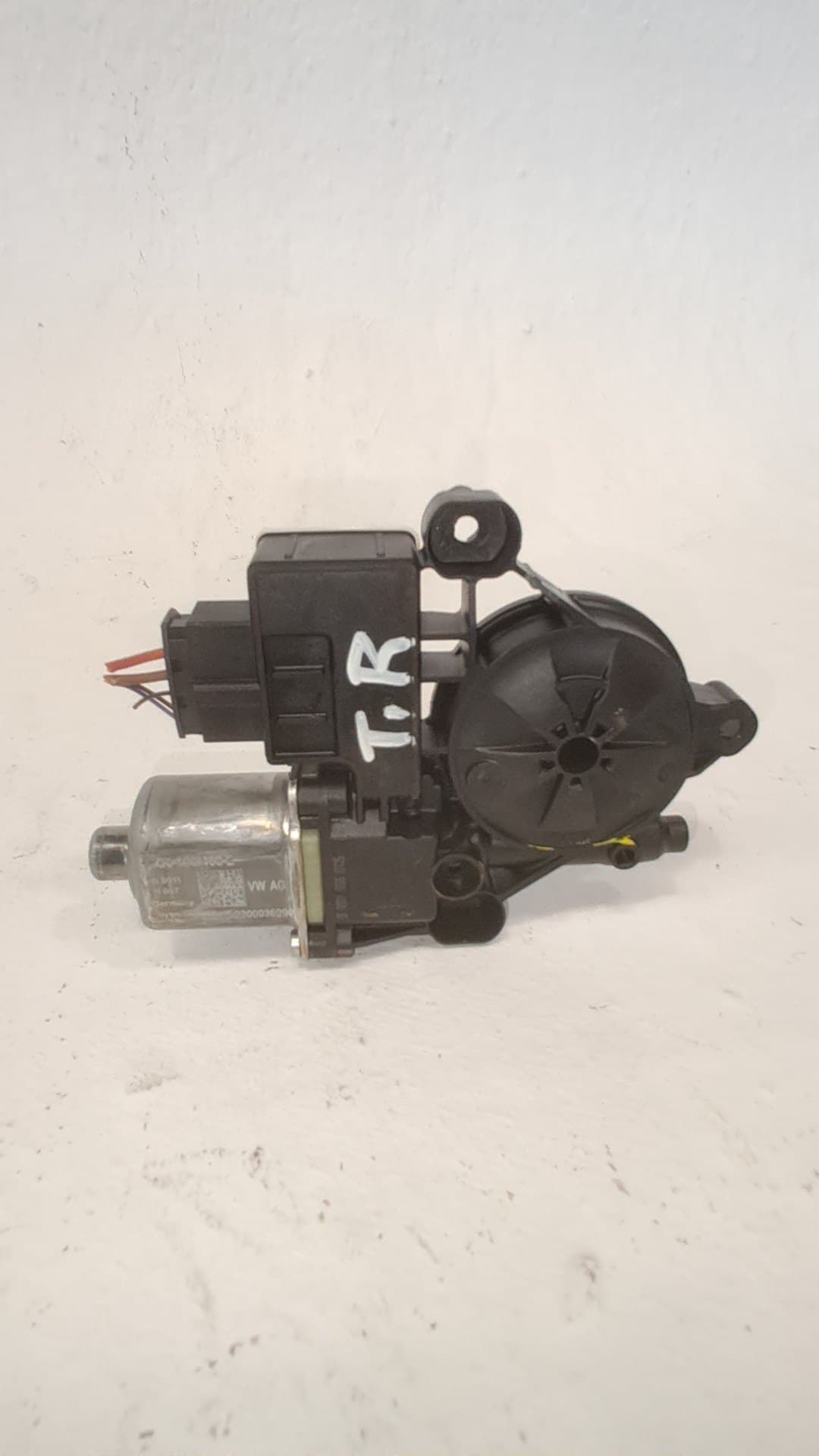 Motor elevalunas trasero derecho SEAT ATECA (KH7) 3