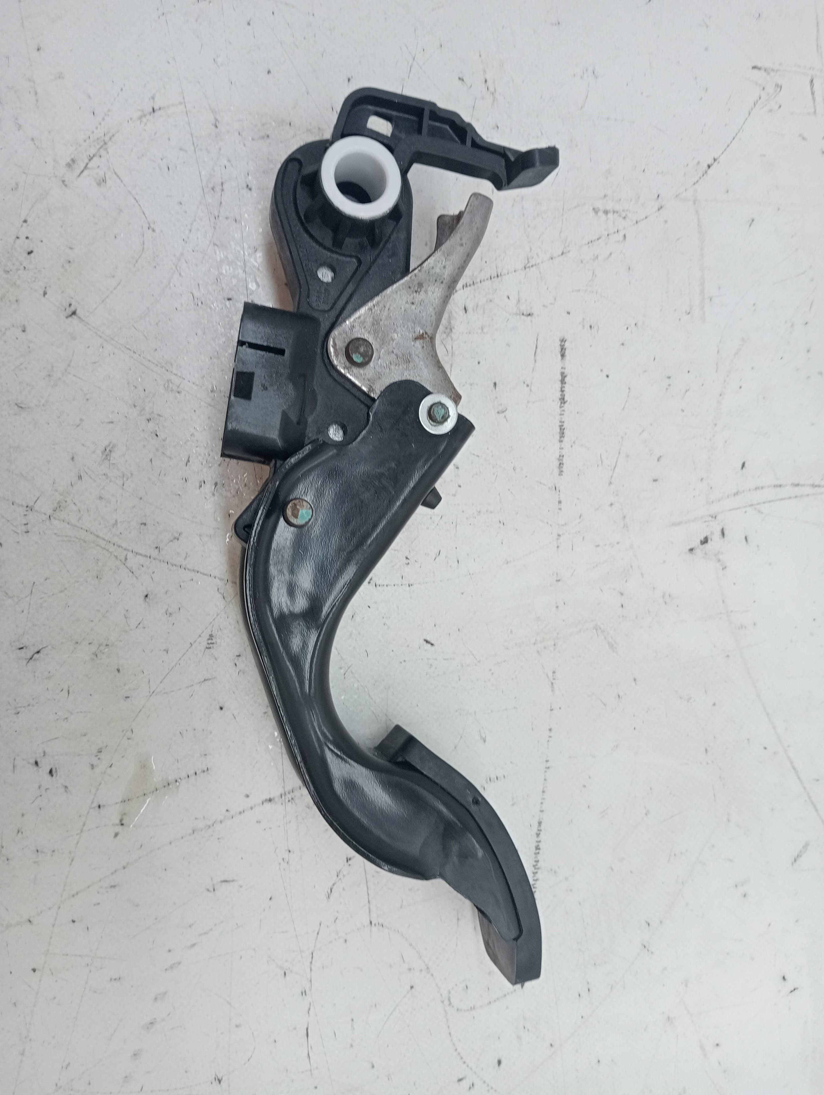 Pedal freno FORD KA (CCU) 2