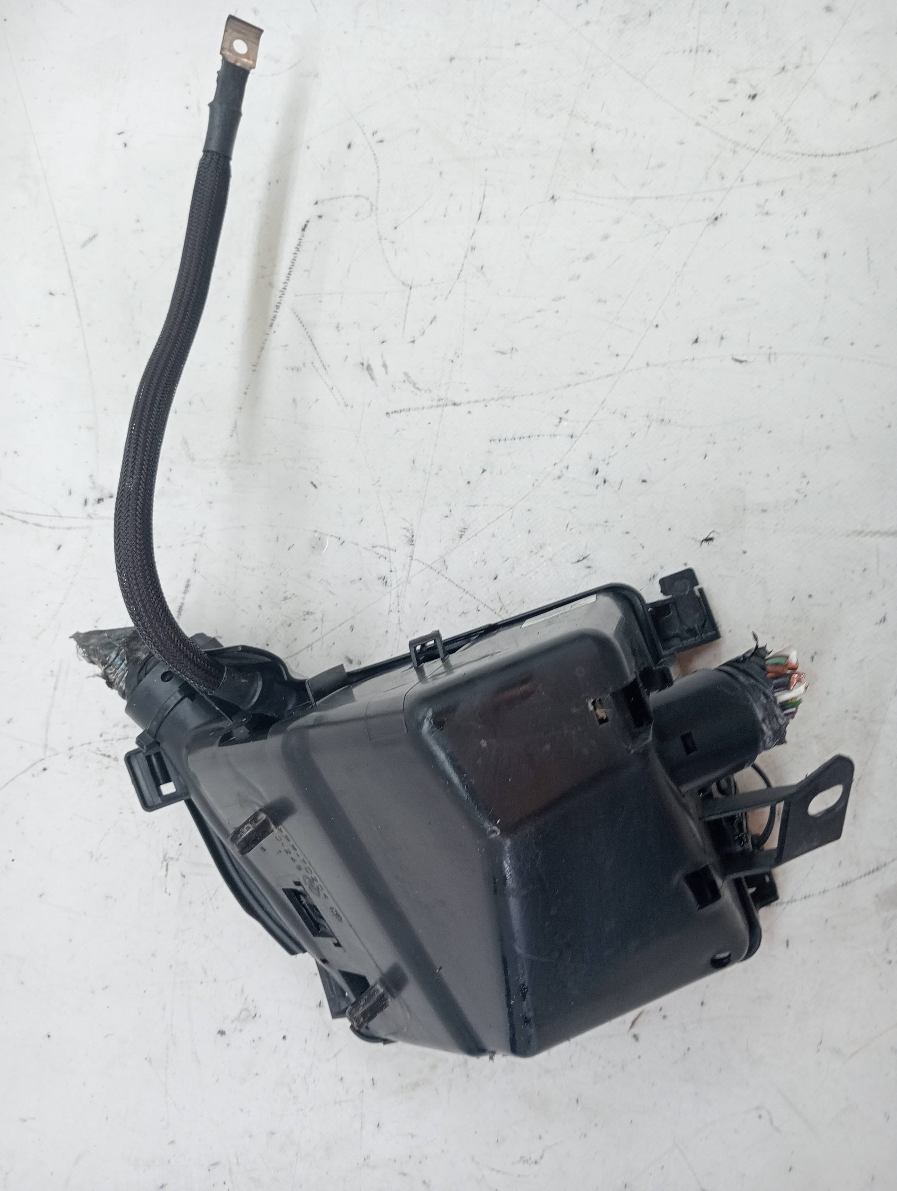 Caja reles / fusibles FORD KA (CCU) 2
