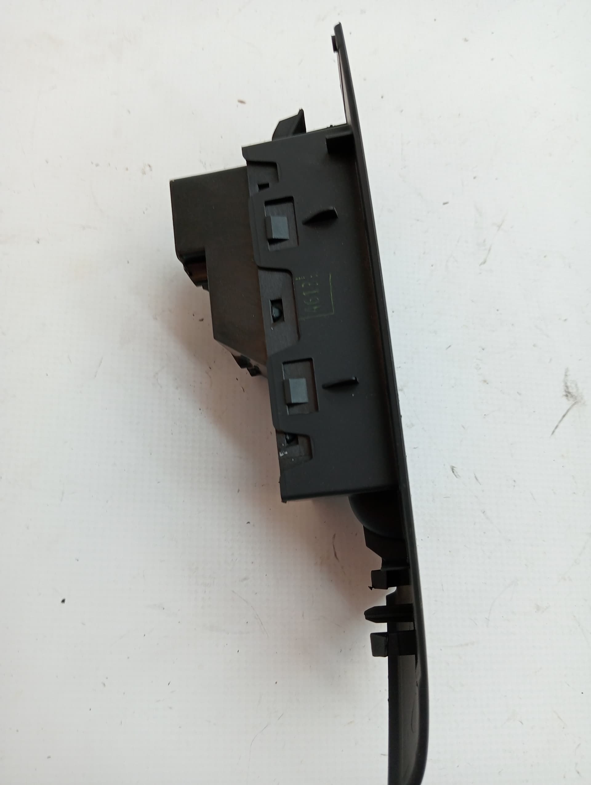 Mando elevalunas delantero derecho OPEL ASTRA J LIM. 2