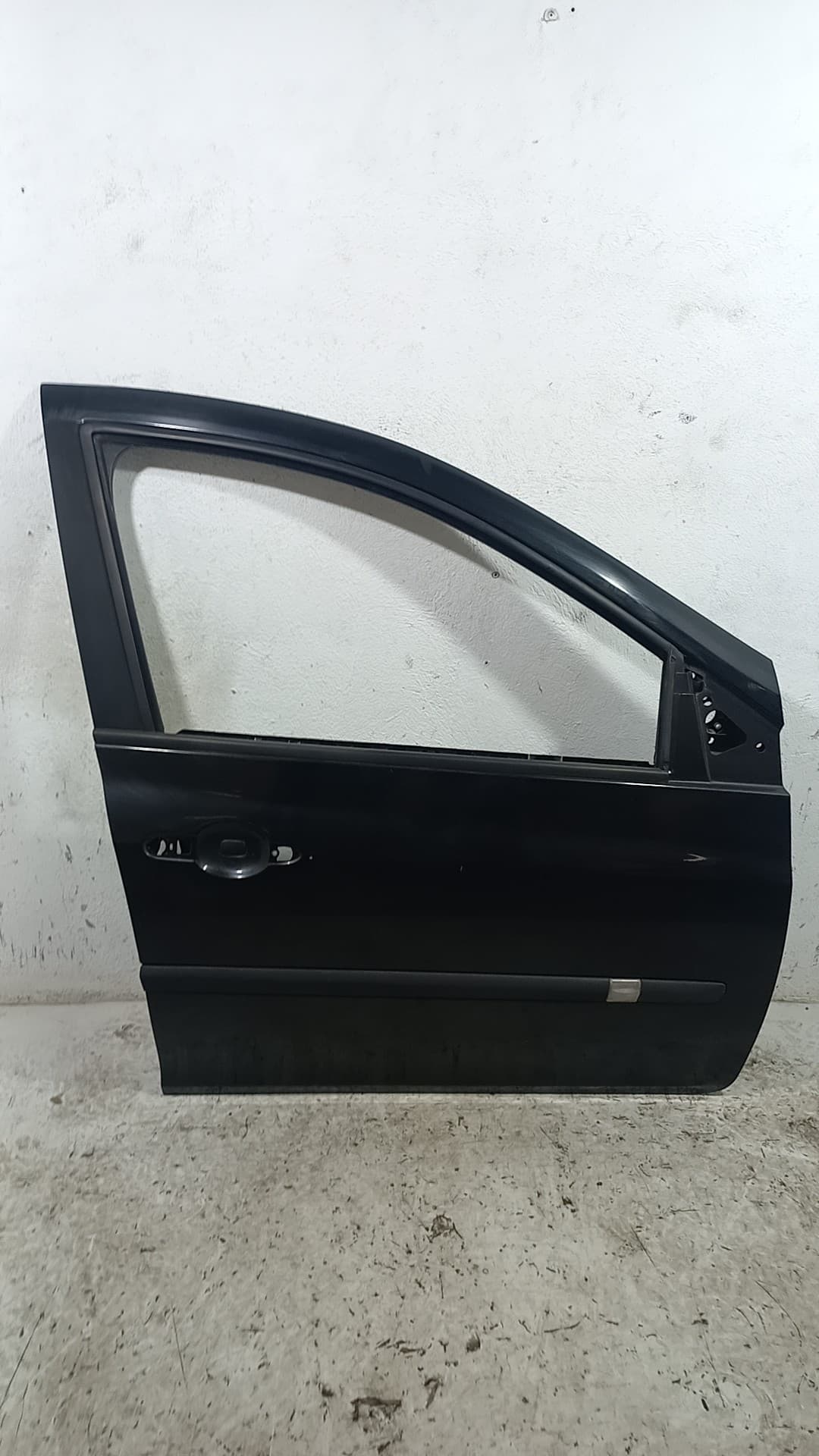 Puerta delantera derecha RENAULT CLIO III 4