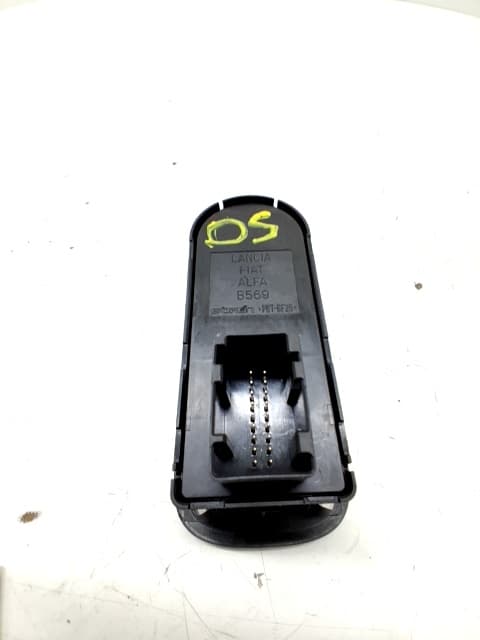 Mando elevalunas delantero izquierdo FIAT 500E 2