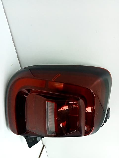 Piloto trasero izquierdo FIAT 500E 5