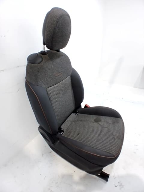Asiento delantero derecho FIAT 500E 3