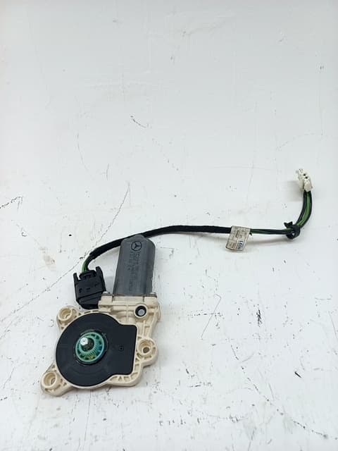 Motor elevalunas delantero derecho MERCEDES-BENZ CLASE C (W203)