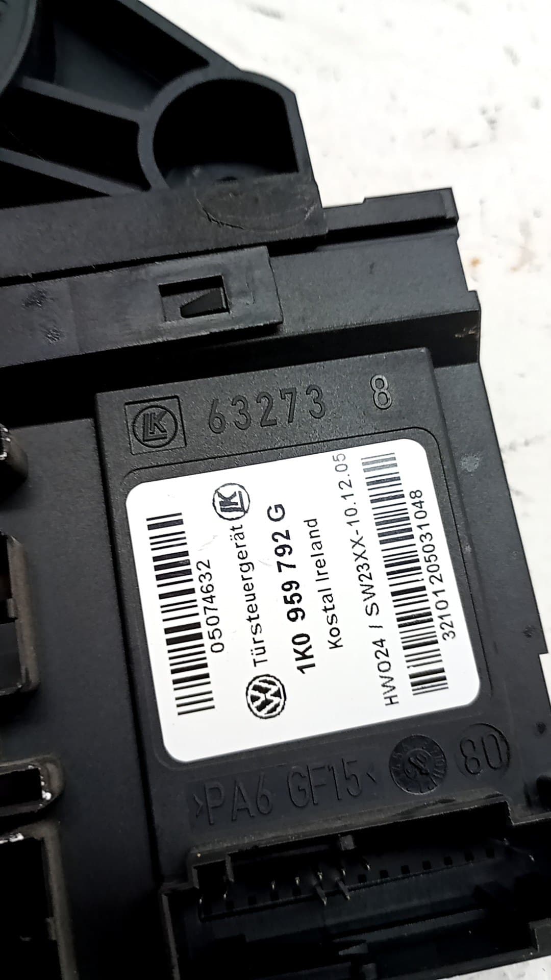 Motor elevalunas delantero derecho VOLKSWAGEN GOLF V BERLINA (1K1) 2