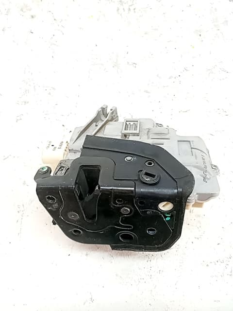 Cerradura puerta delantera derecha AUDI A3 (8P)