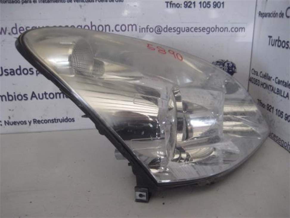 Faro derecho TOYOTA COROLLA VERSO (R1) 3