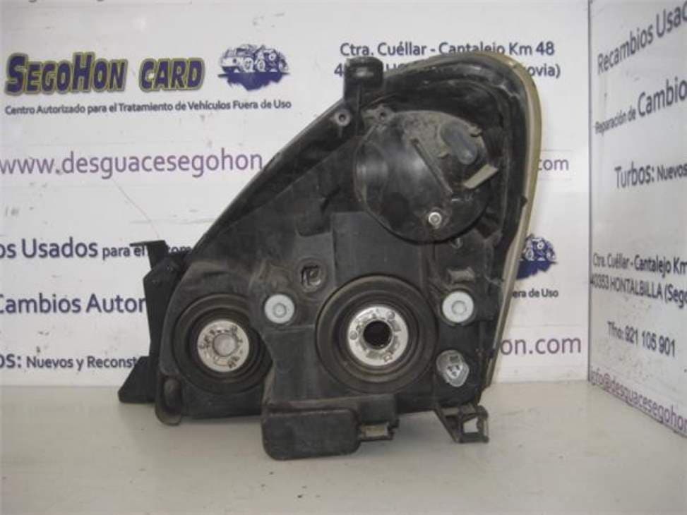 Faro derecho TOYOTA COROLLA VERSO (R1) 2
