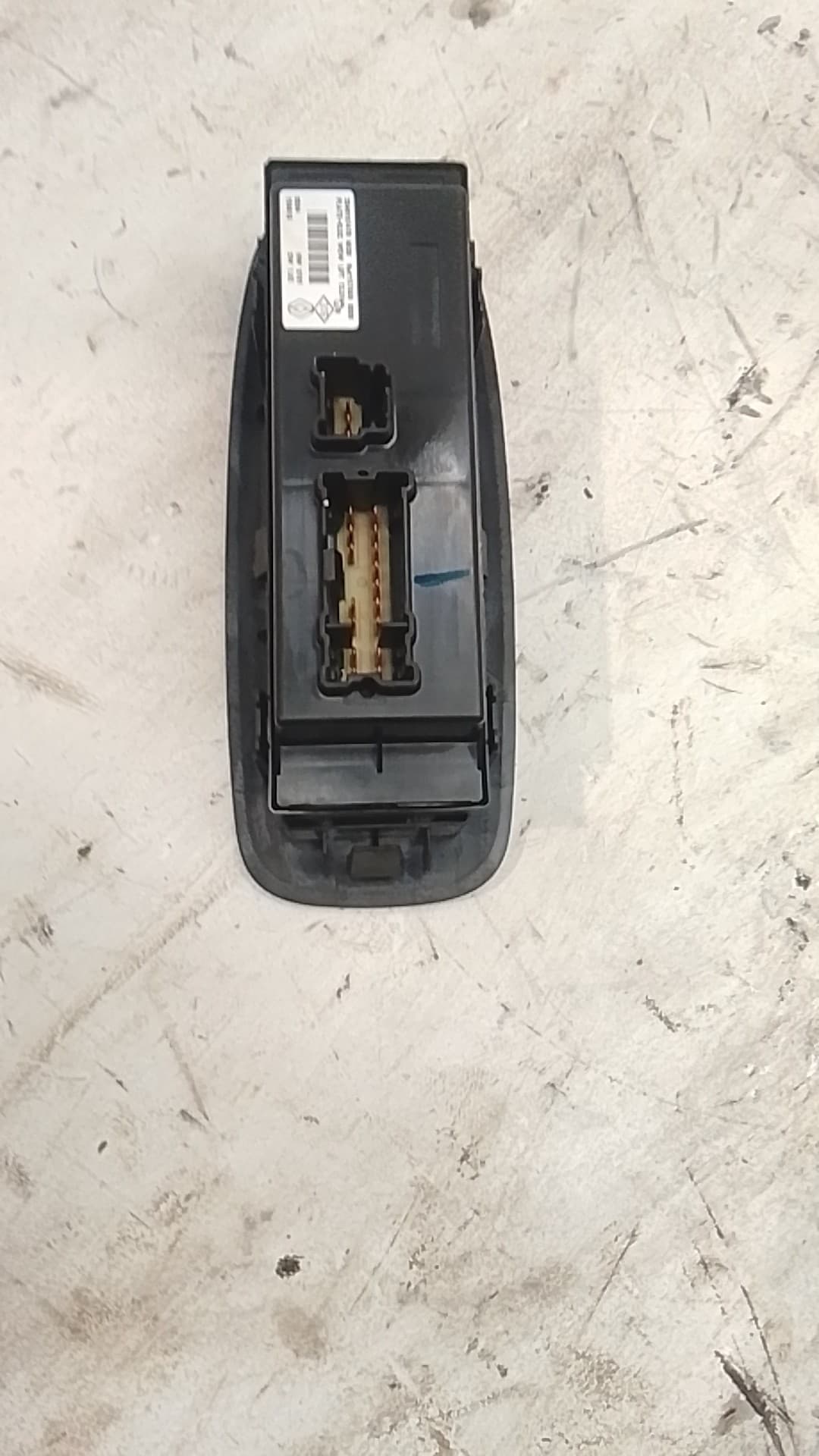 Mando elevalunas delantero izquierdo RENAULT KADJAR 3