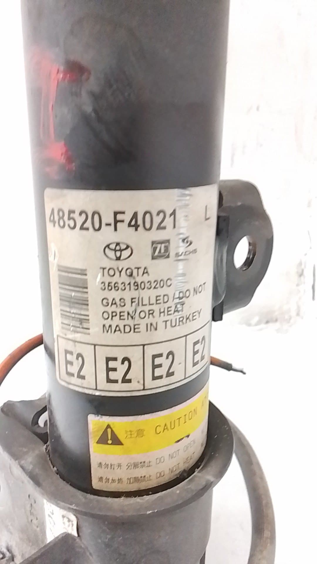 Amortiguador delantero izquierdo TOYOTA C-HR 4