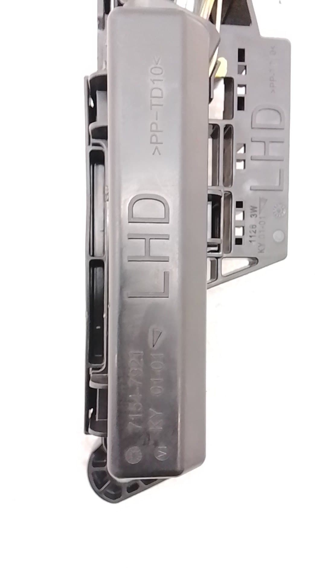 Caja reles / fusibles TOYOTA C-HR 3