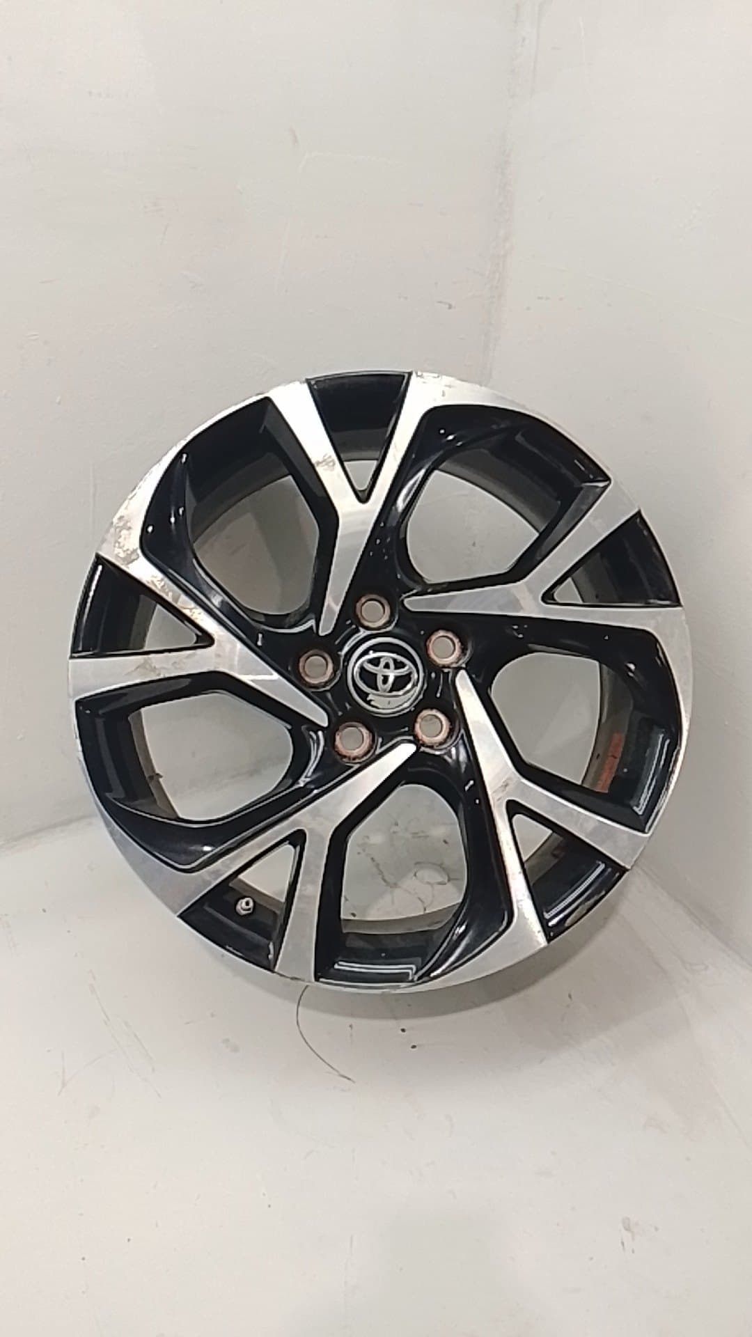 Llanta TOYOTA C-HR 5