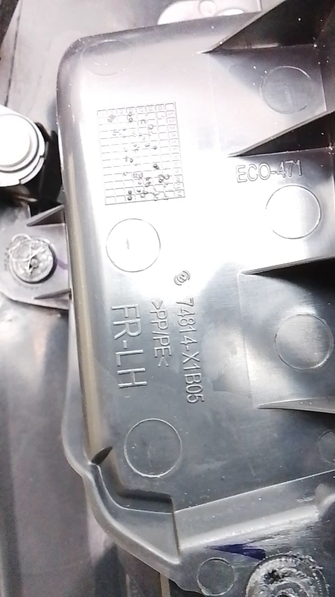 Recambio TOYOTA C-HR ref. 67620F4170C2 2