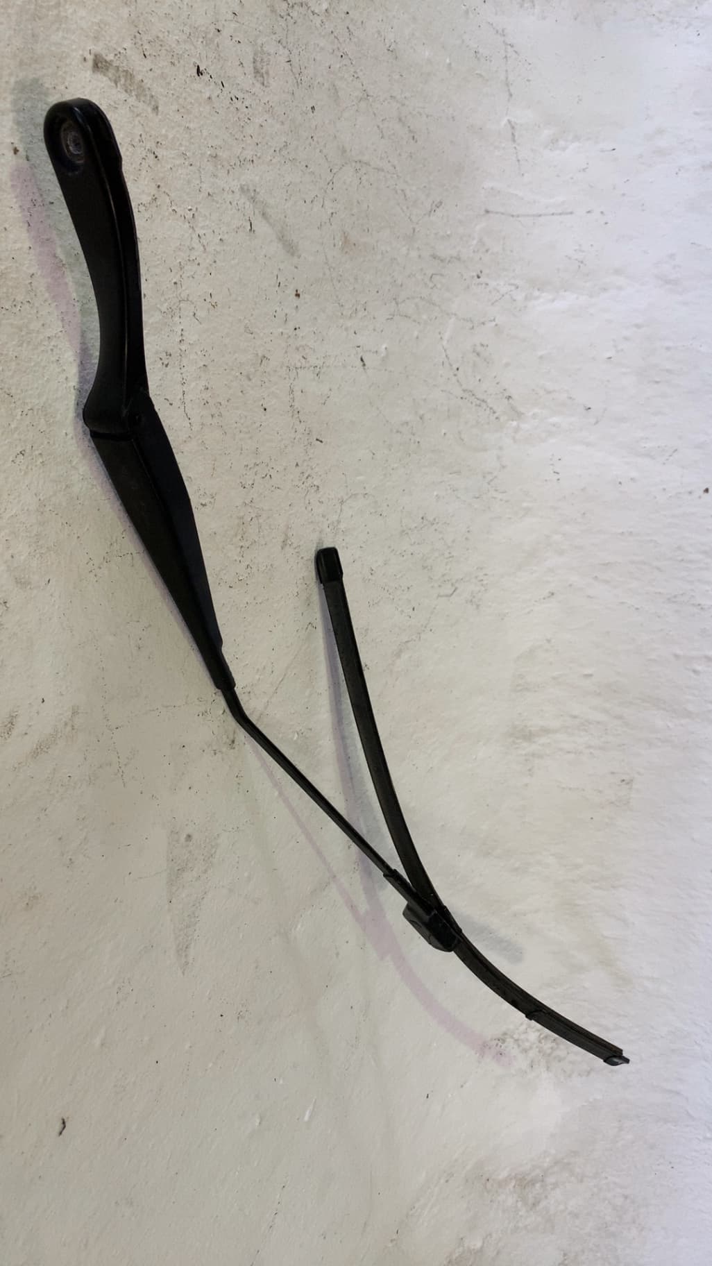 Brazo limpia delantero izquierdo FIAT DOBLO