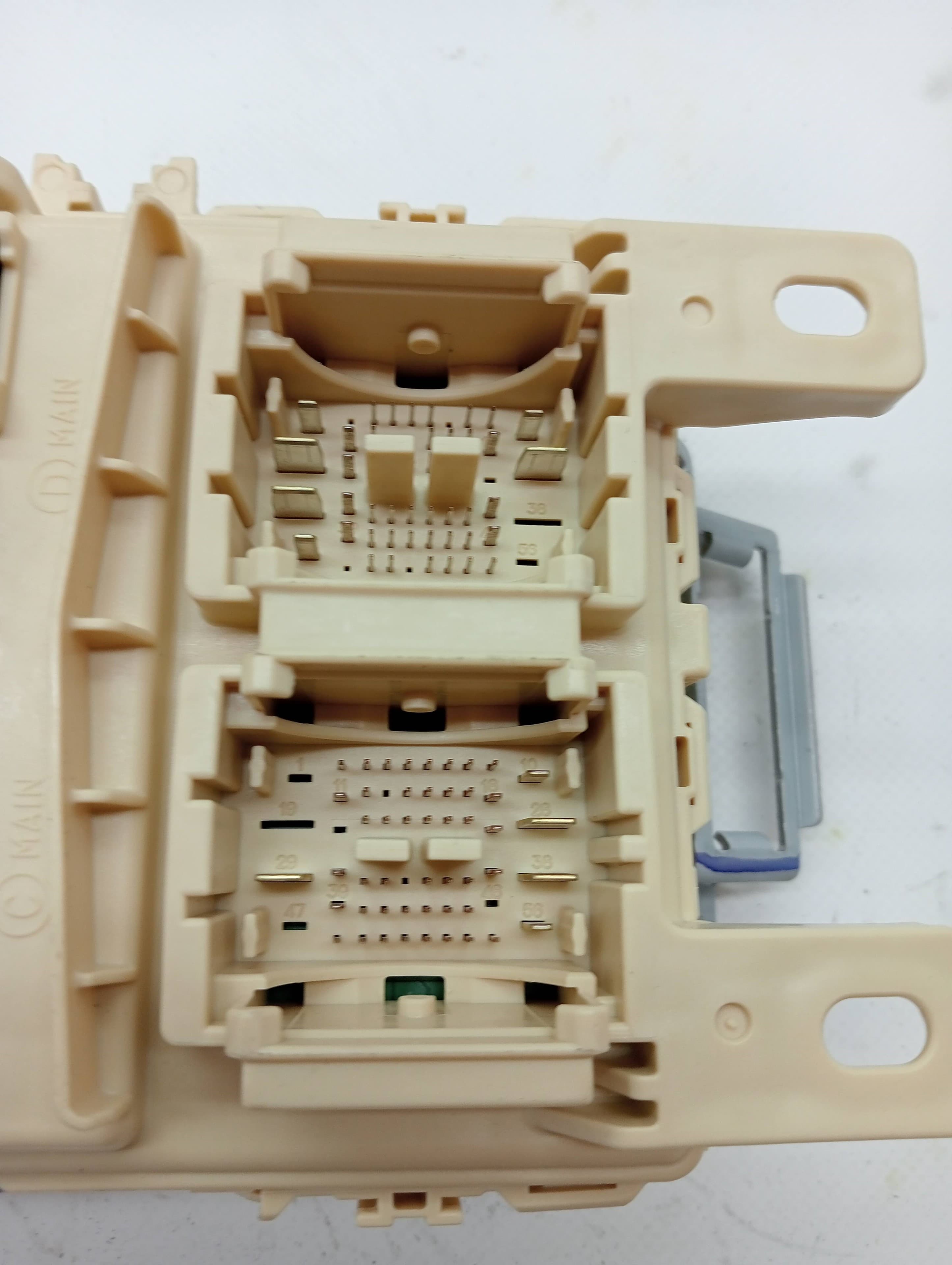 Caja reles / fusibles KIA PICANTO (JA) 3