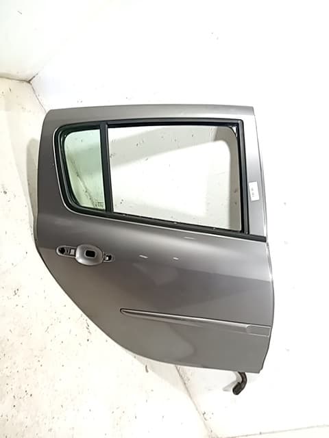 Puerta trasera derecha RENAULT CLIO III