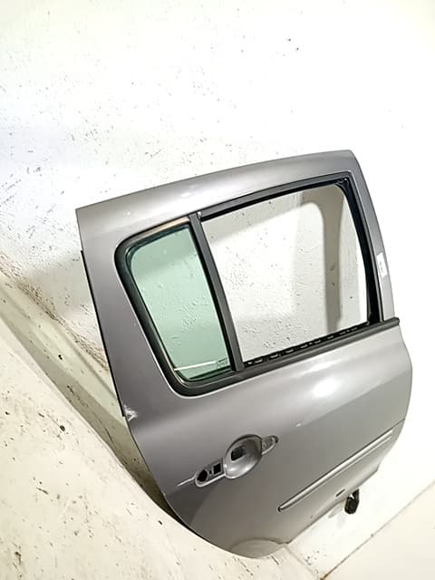 Puerta trasera derecha RENAULT CLIO III 4