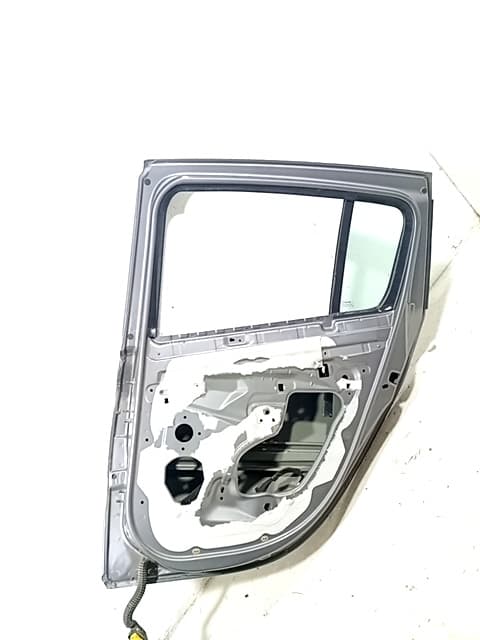 Puerta trasera derecha RENAULT CLIO III 2