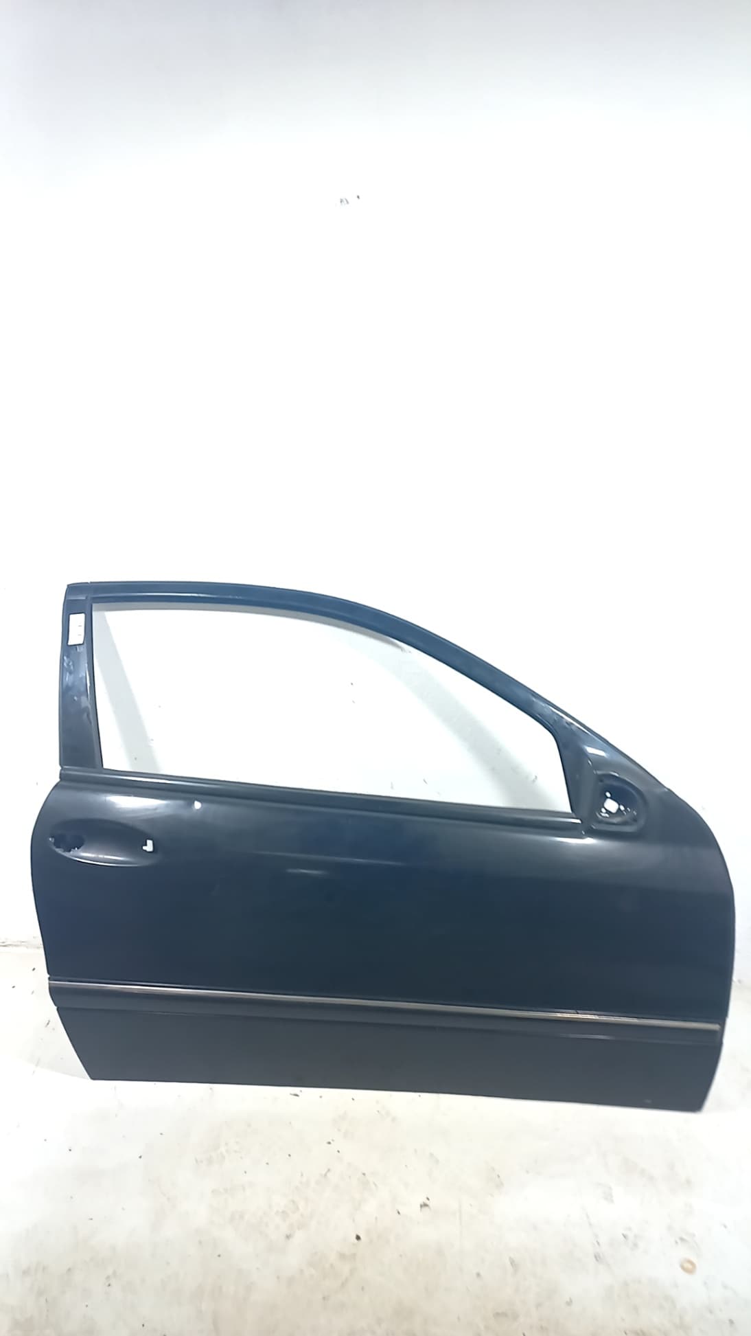Puerta delantera derecha MERCEDES-BENZ CLASE C (W203) BERLINA