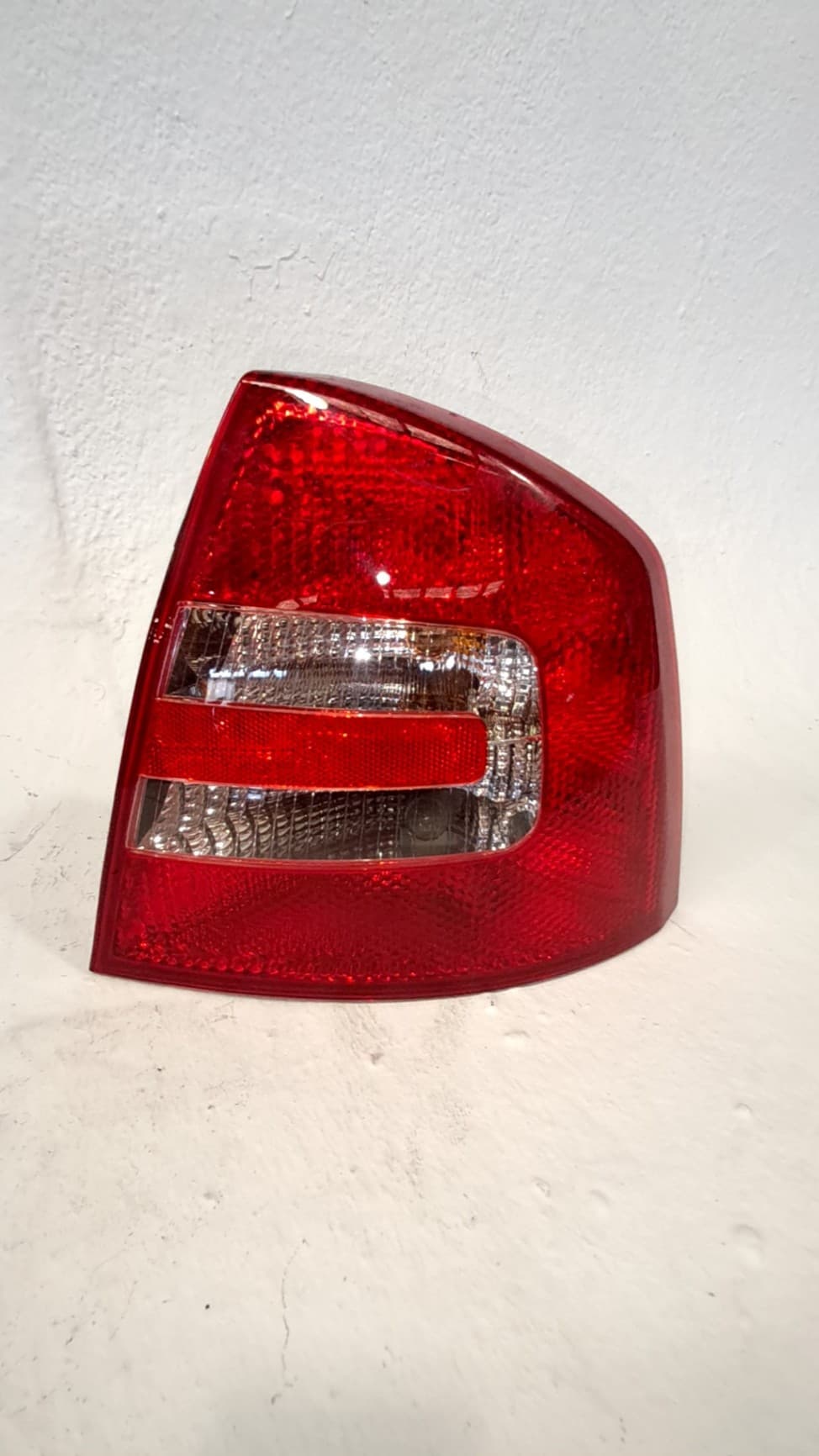Piloto trasero derecho SKODA OCTAVIA BERLINA (1U2)