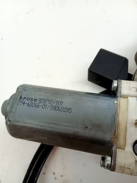 Elevalunas delantero izquierdo MERCEDES-BENZ VITO (W639) BASIC, COMBI