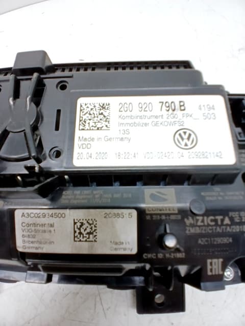 Cuadro instrumentos VOLKSWAGEN T-CROSS 2