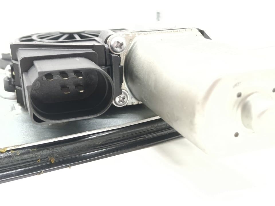 Elevalunas trasero derecho BMW SERIE 3 BERLINA (E90) 2