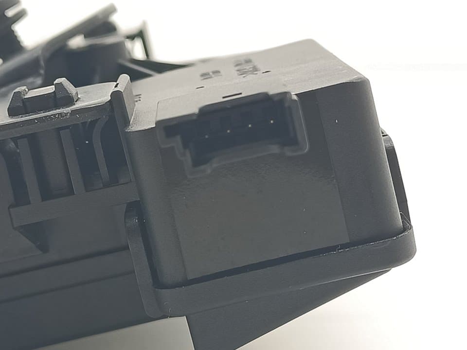 Cerradura maletero / porton BMW SERIE 3 BERLINA (E90) 4