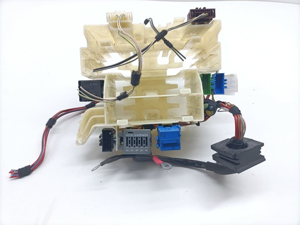 Caja reles / fusibles BMW SERIE 3 BERLINA (E90)