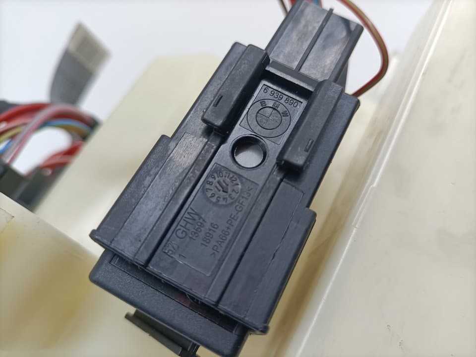 Caja reles / fusibles BMW SERIE 3 BERLINA (E90) 3