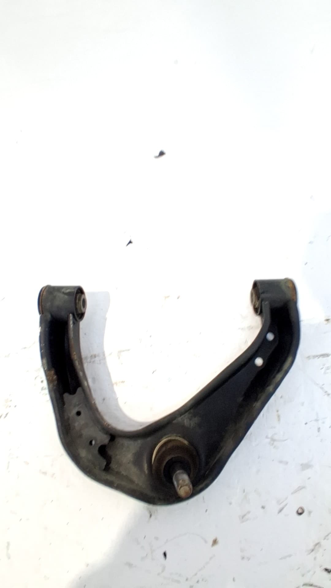 Brazo suspension superior delantero derecho NISSAN NAVARA