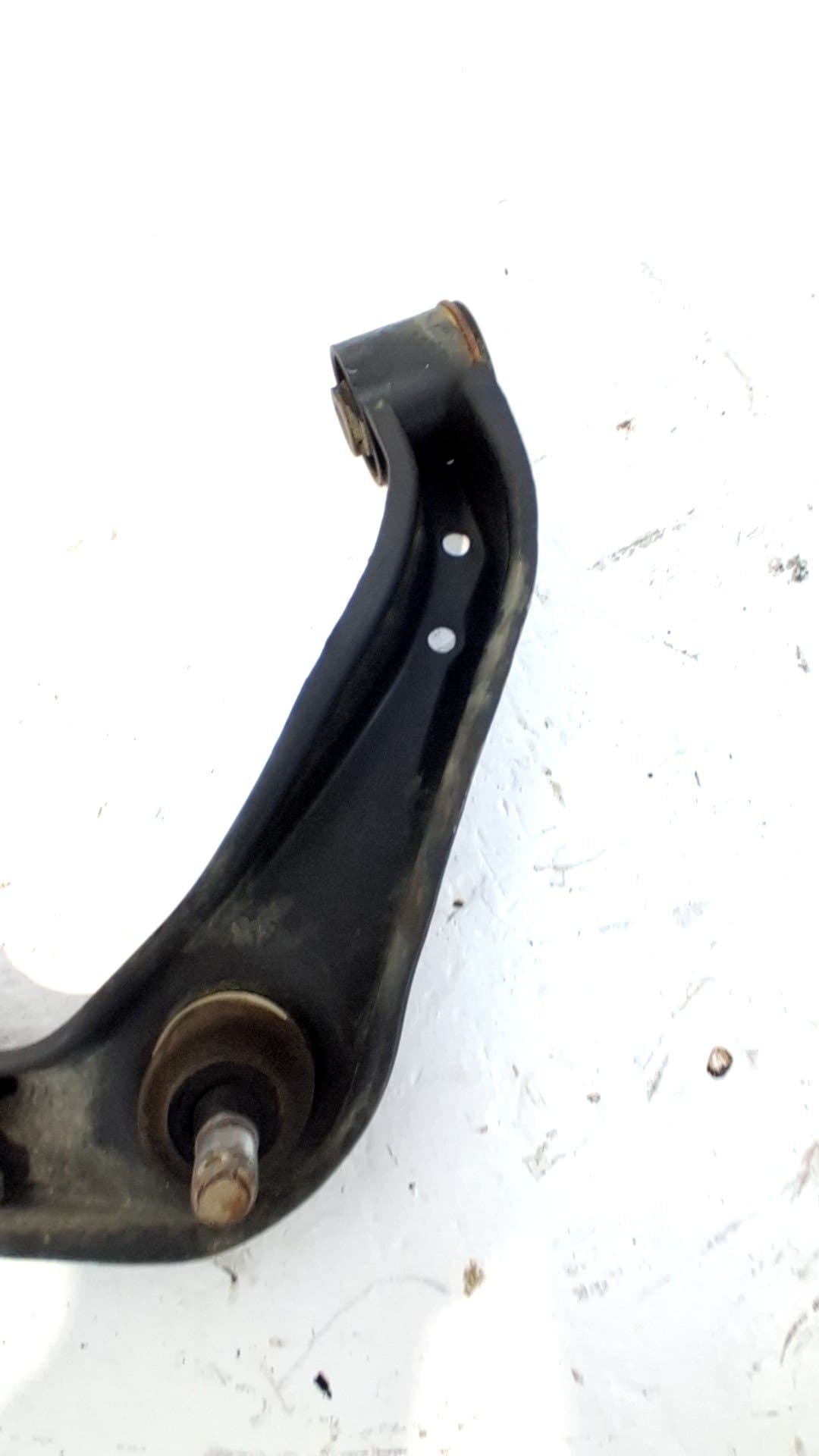 Brazo suspension superior delantero derecho NISSAN NAVARA 3