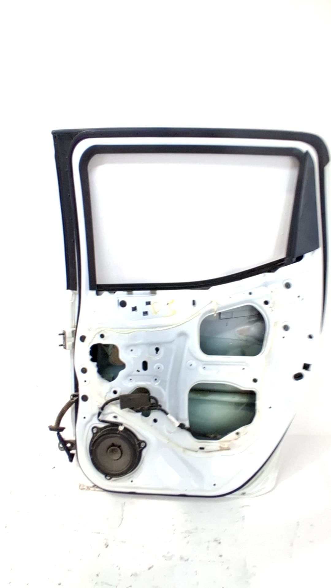 Puerta trasera derecha NISSAN NAVARA 2
