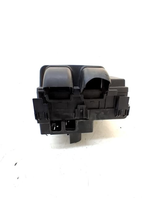 Caja reles / fusibles FORD FIESTA 2