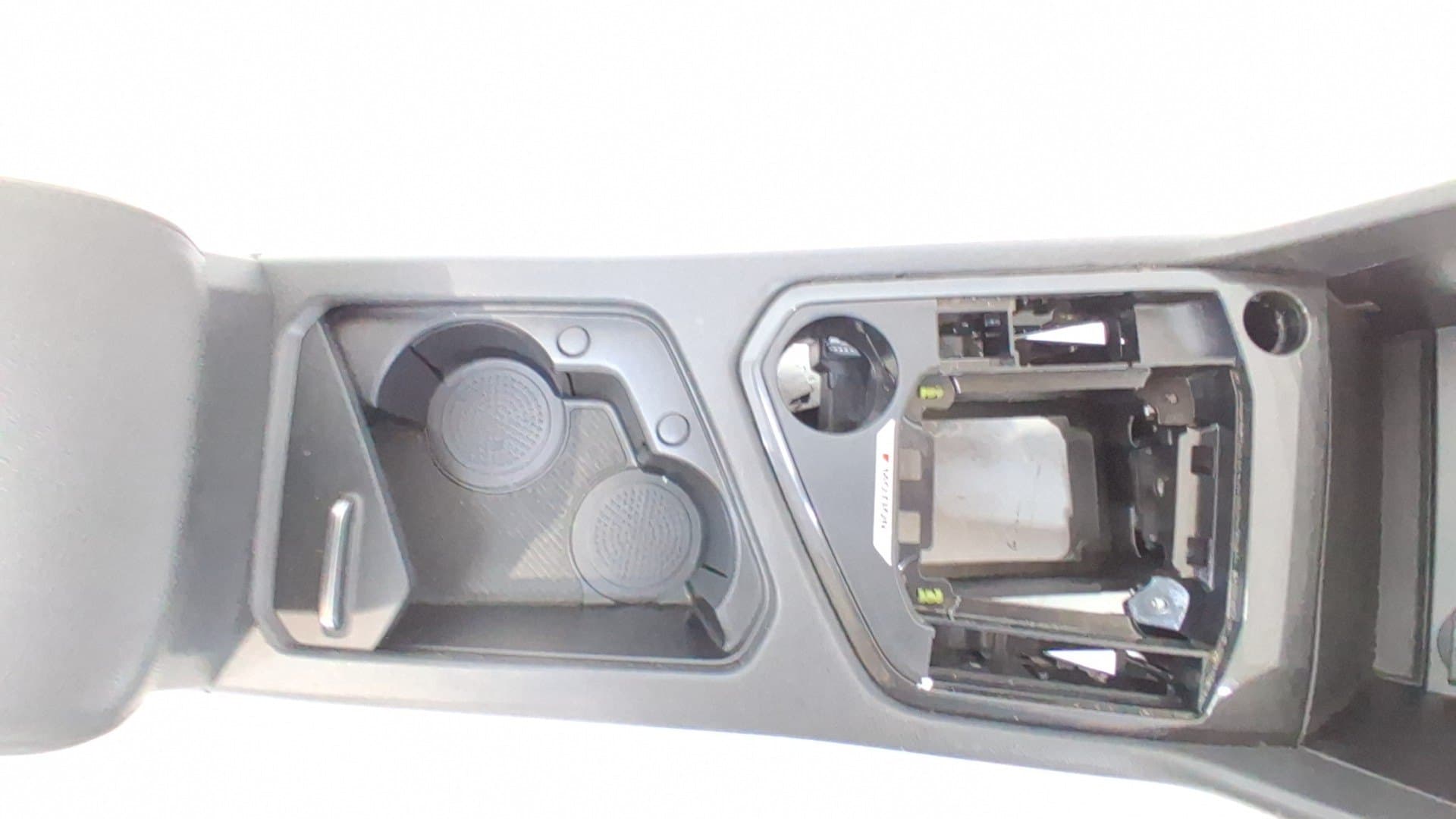 Consola central VOLKSWAGEN TIGUAN (AX1) 3