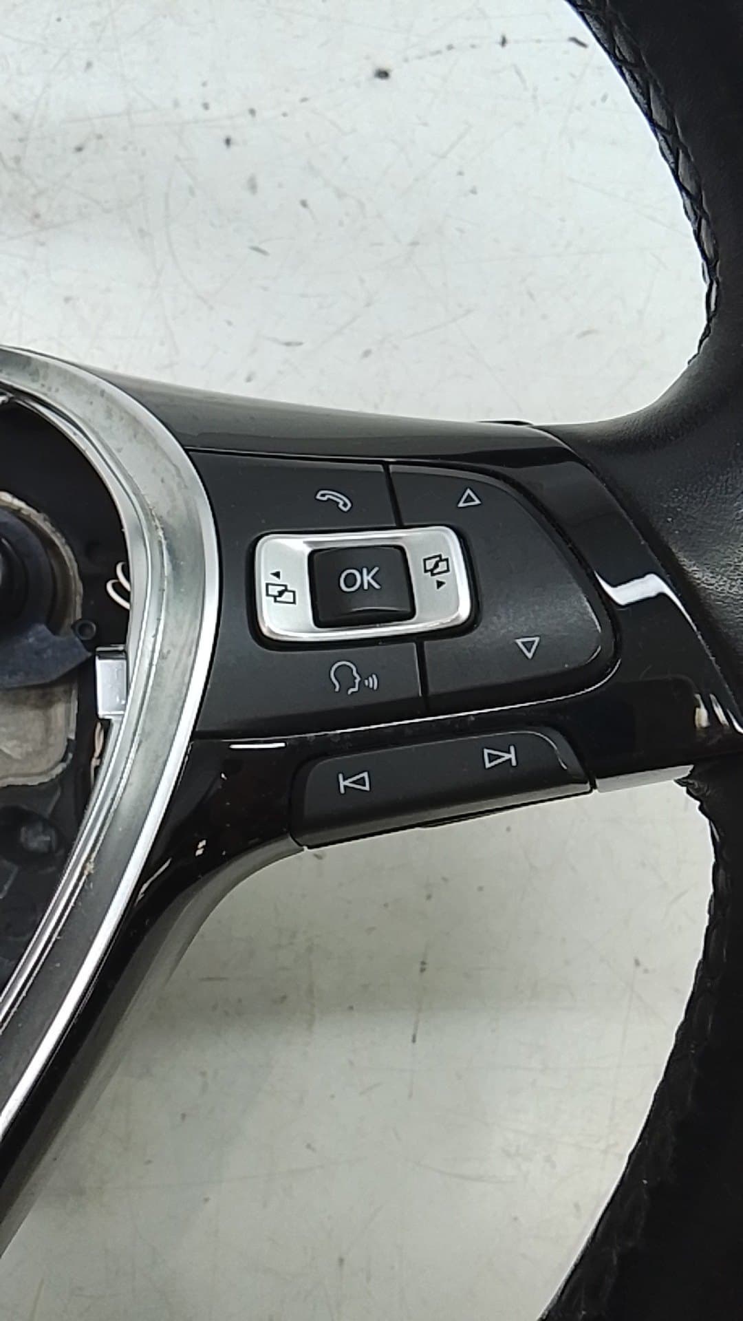 Volante VOLKSWAGEN TIGUAN (AX1) 3