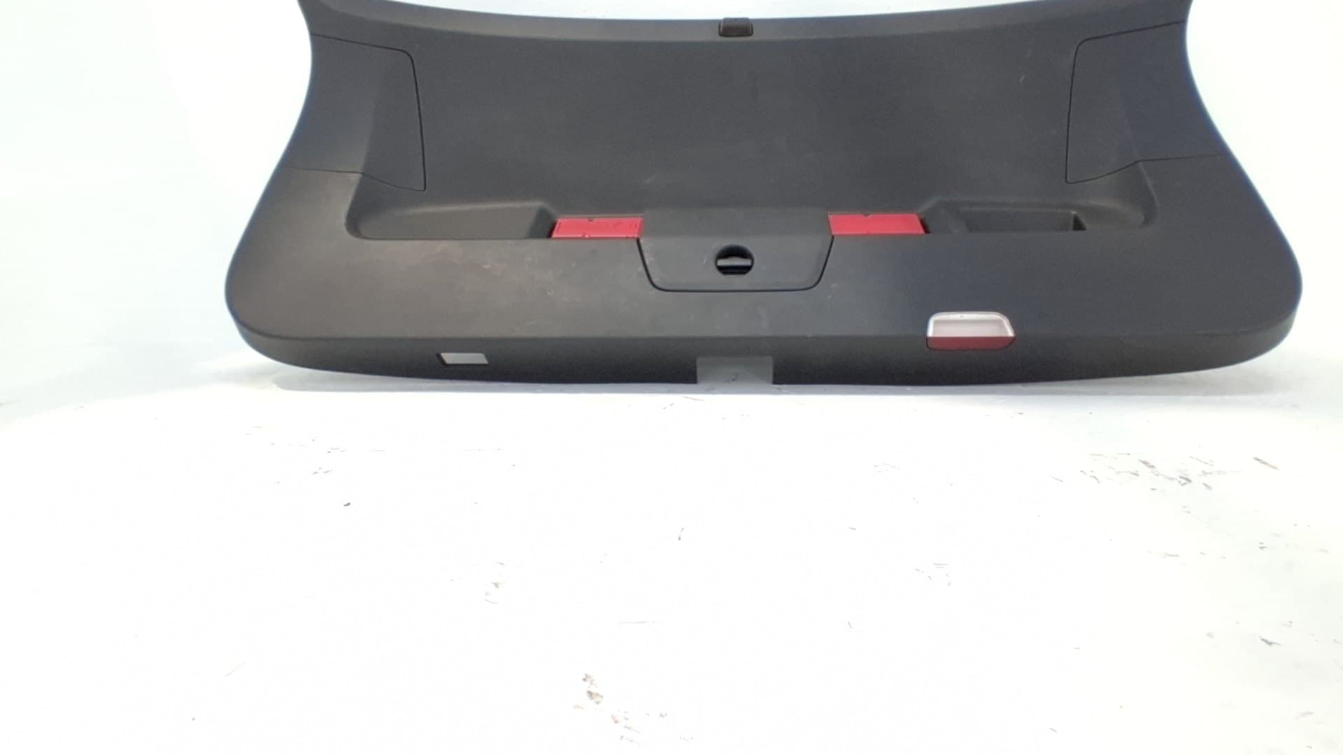 Guarnecido porton trasero VOLKSWAGEN TIGUAN (AX1) 2