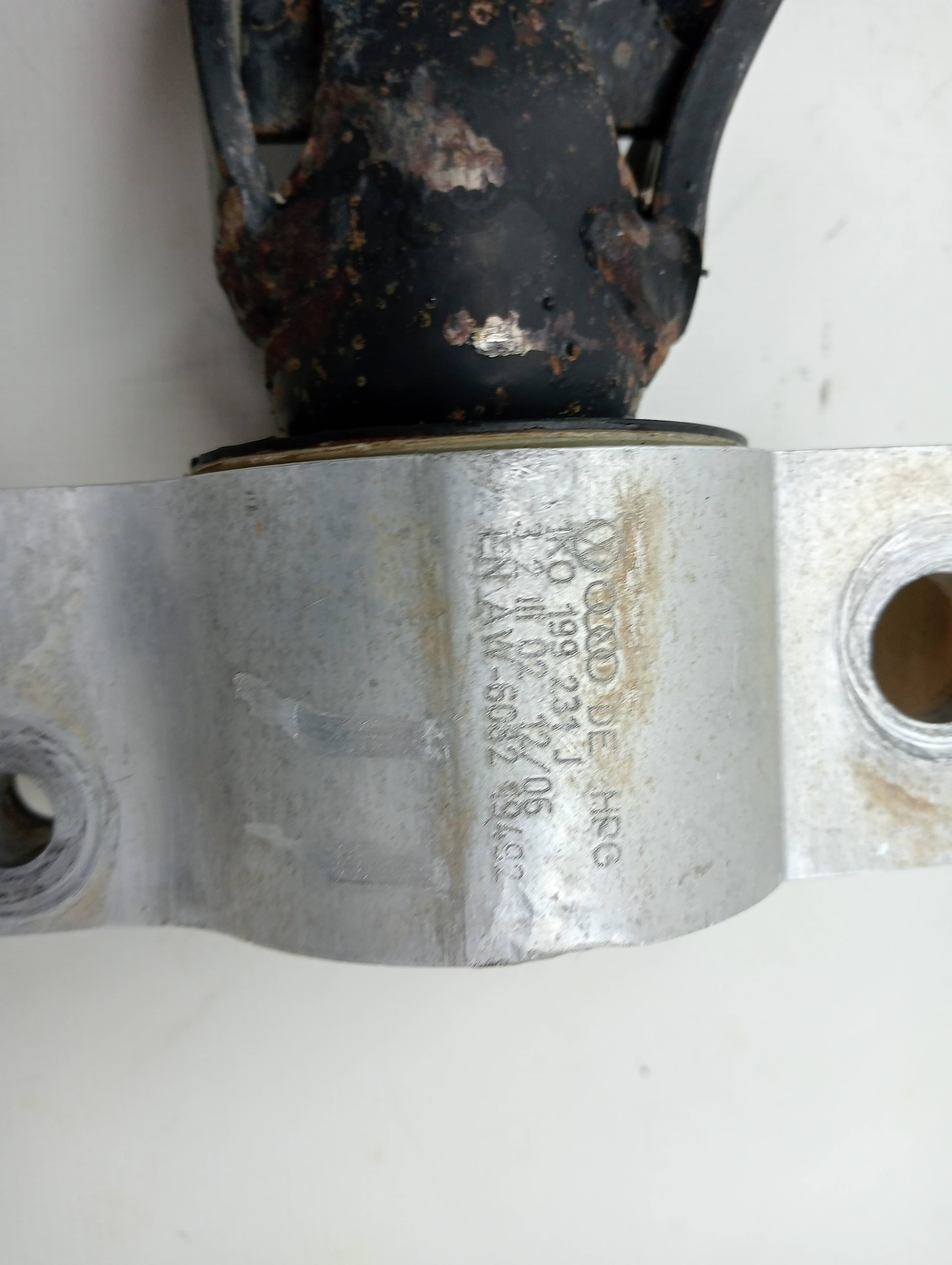 Brazo suspension inferior delantero derecho VOLKSWAGEN CADDY KA/KB (2K) 4