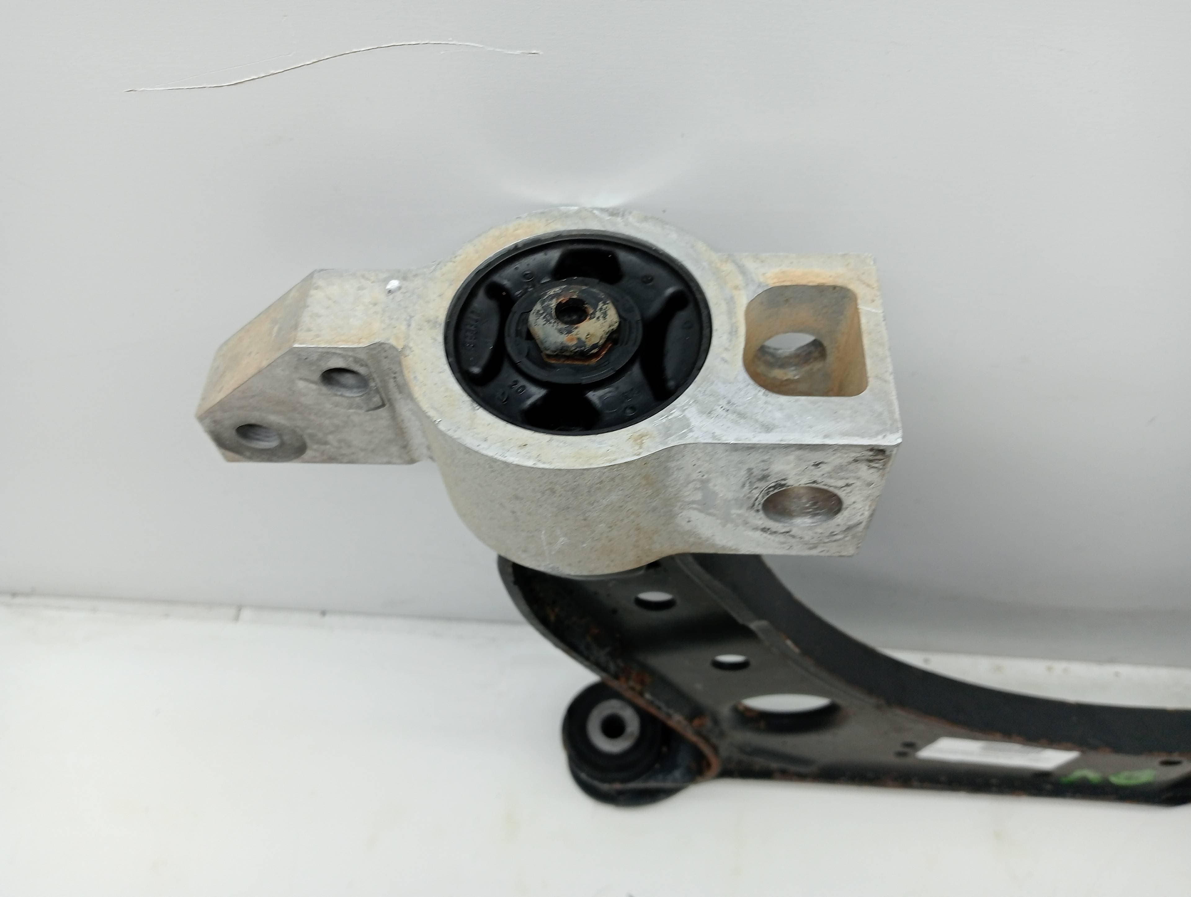 Brazo suspension inferior delantero derecho VOLKSWAGEN CADDY KA/KB (2K) 2