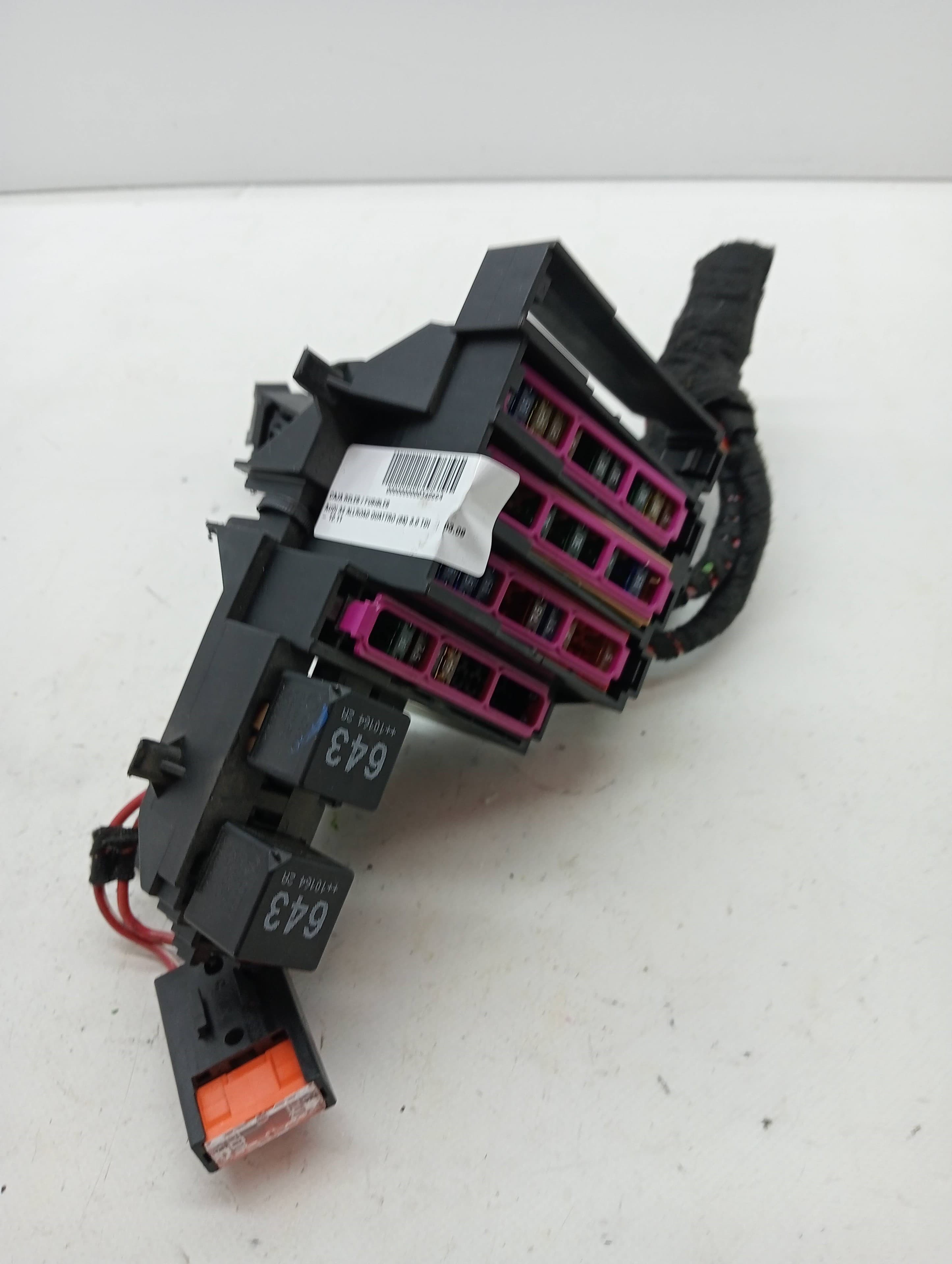 Caja reles / fusibles AUDI A4 ALLROAD QUATTRO (8K) 3