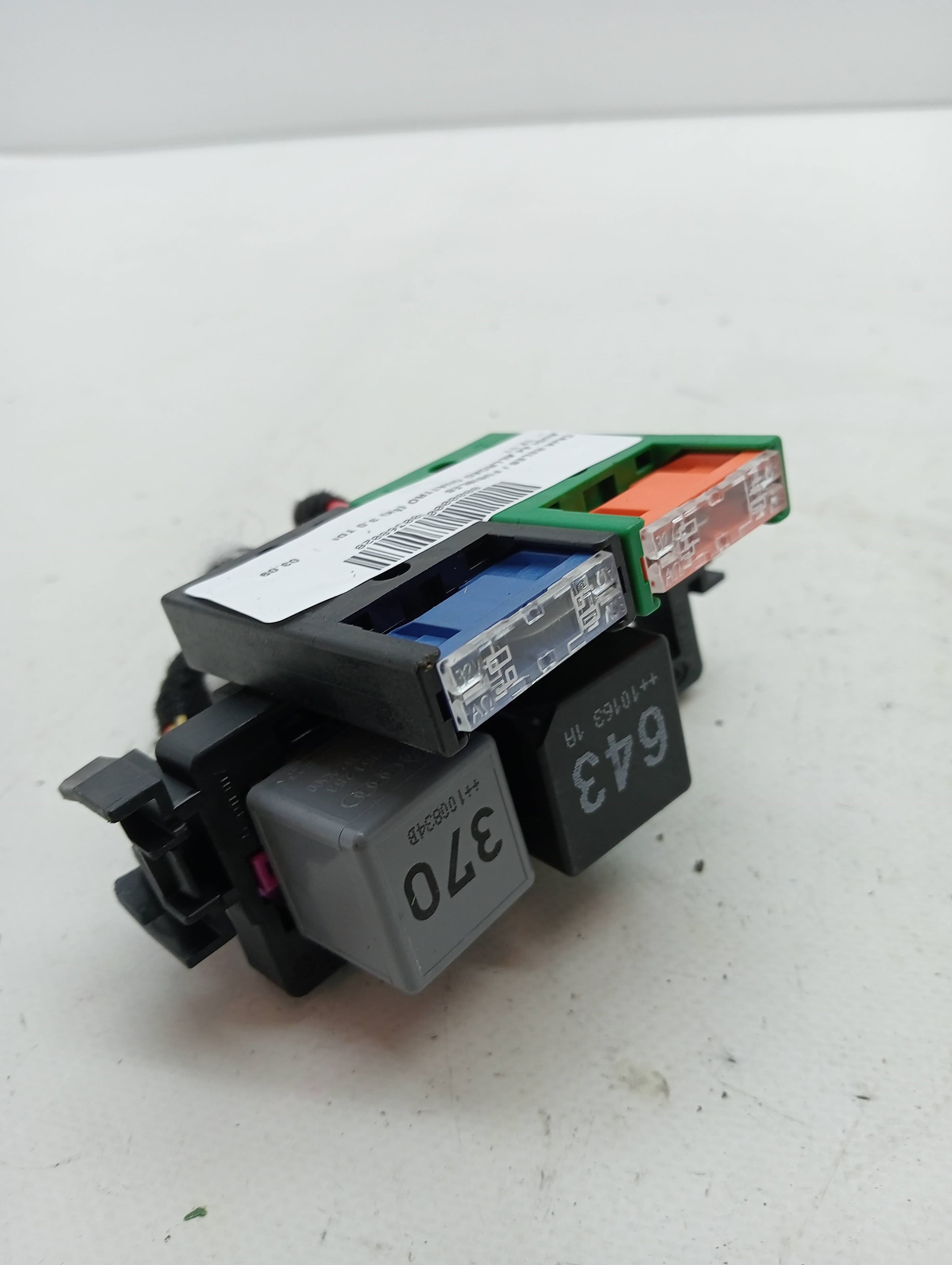 Caja reles / fusibles AUDI A4 ALLROAD QUATTRO (8K) 3