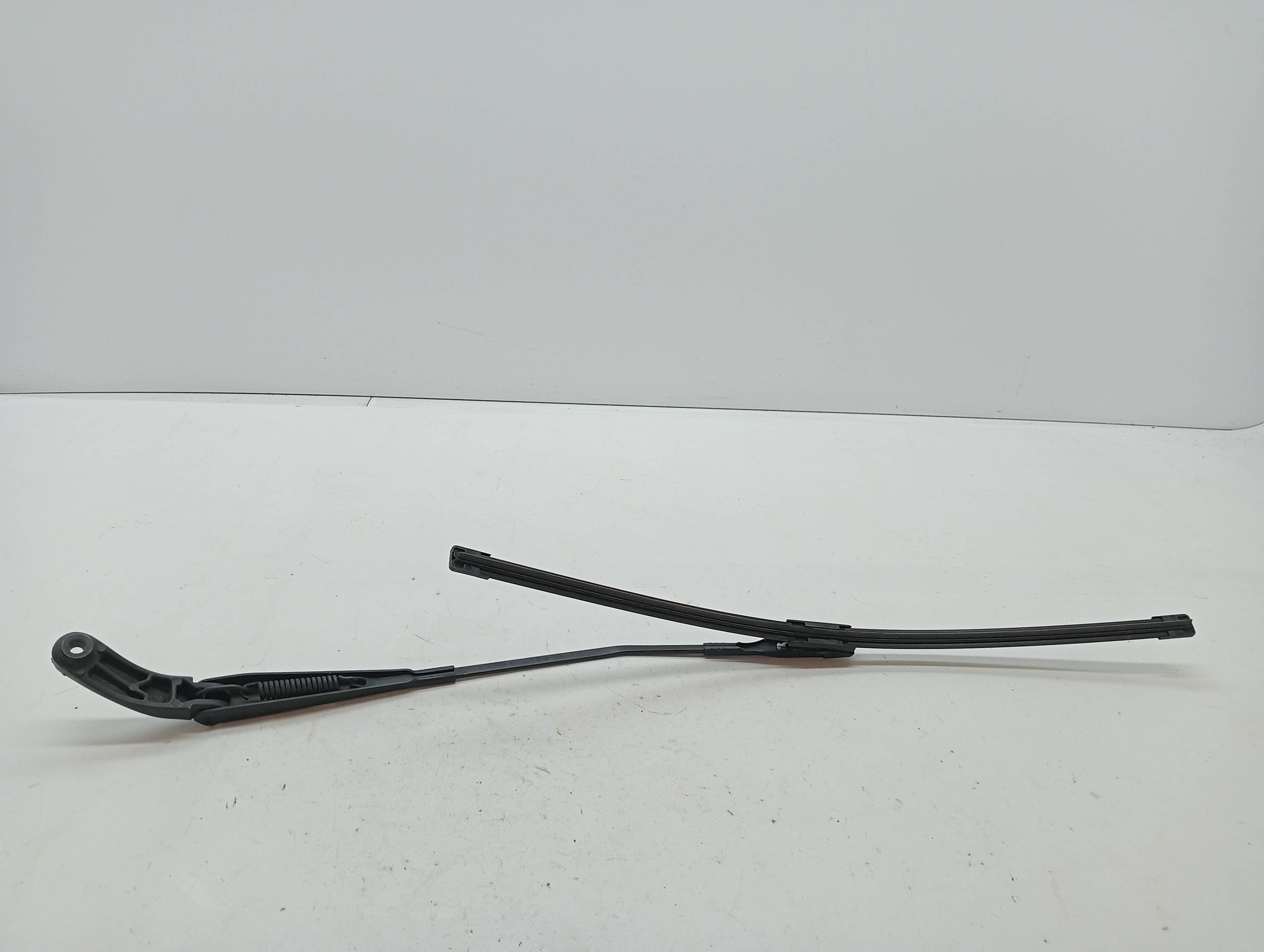 Brazo limpia delantero izquierdo AUDI A4 ALLROAD QUATTRO (8K)