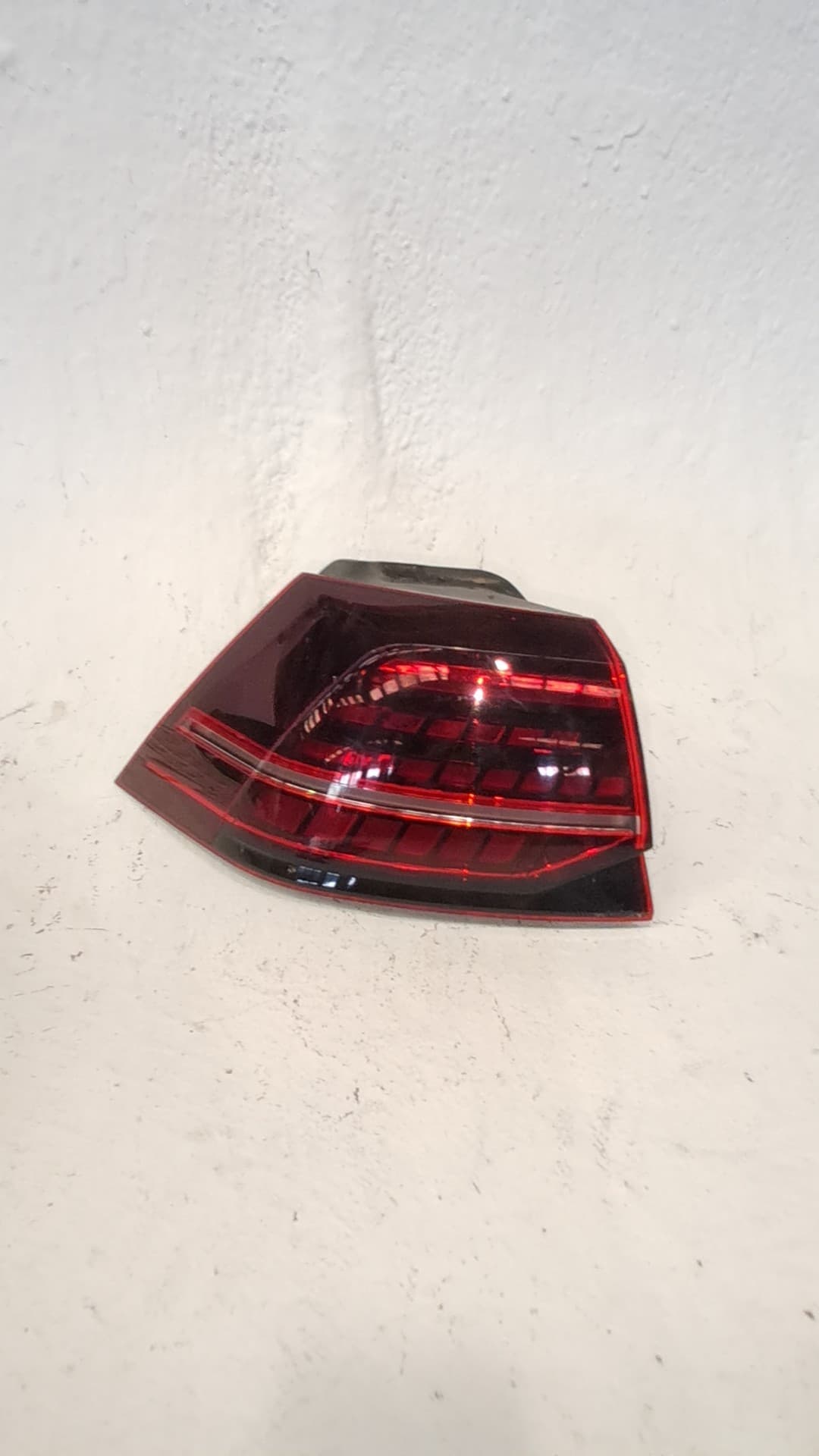 Piloto trasero izquierdo VOLKSWAGEN GOLF VII LIM