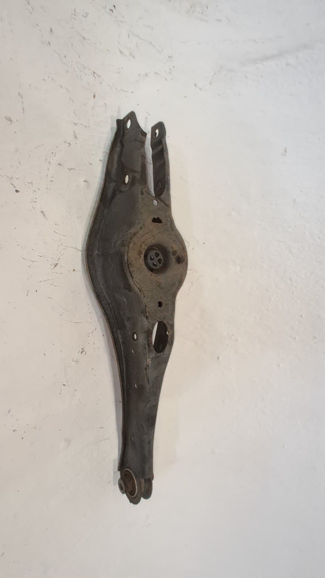 Brazo suspension inferior trasero derecho VOLKSWAGEN GOLF VII LIM 2