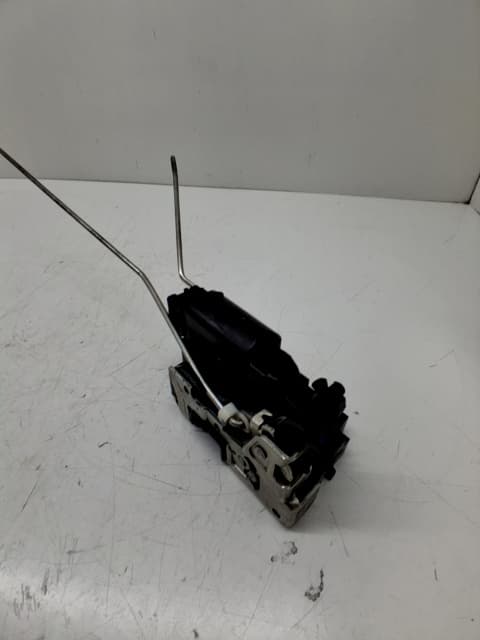 Cerradura puerta delantera derecha DACIA DOKKER 2