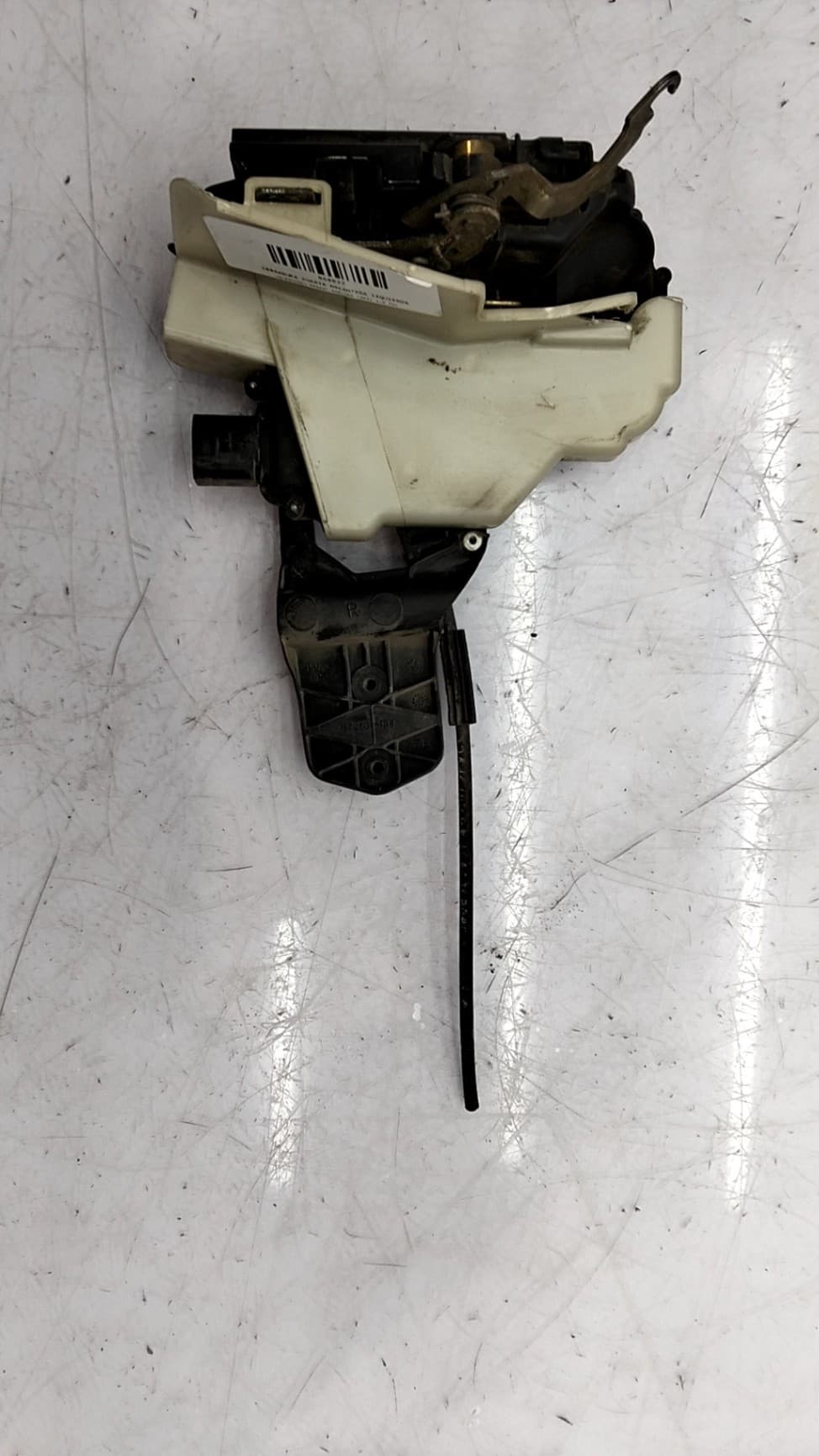 Cerradura puerta delantera izquierda VOLKSWAGEN PASSAT BERLINA (3A2)