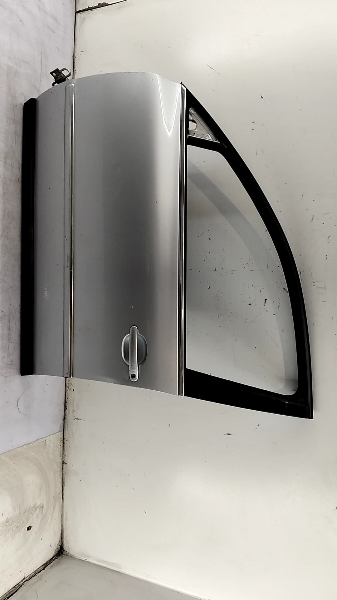 Puerta delantera izquierda VOLKSWAGEN PASSAT BERLINA (3A2)